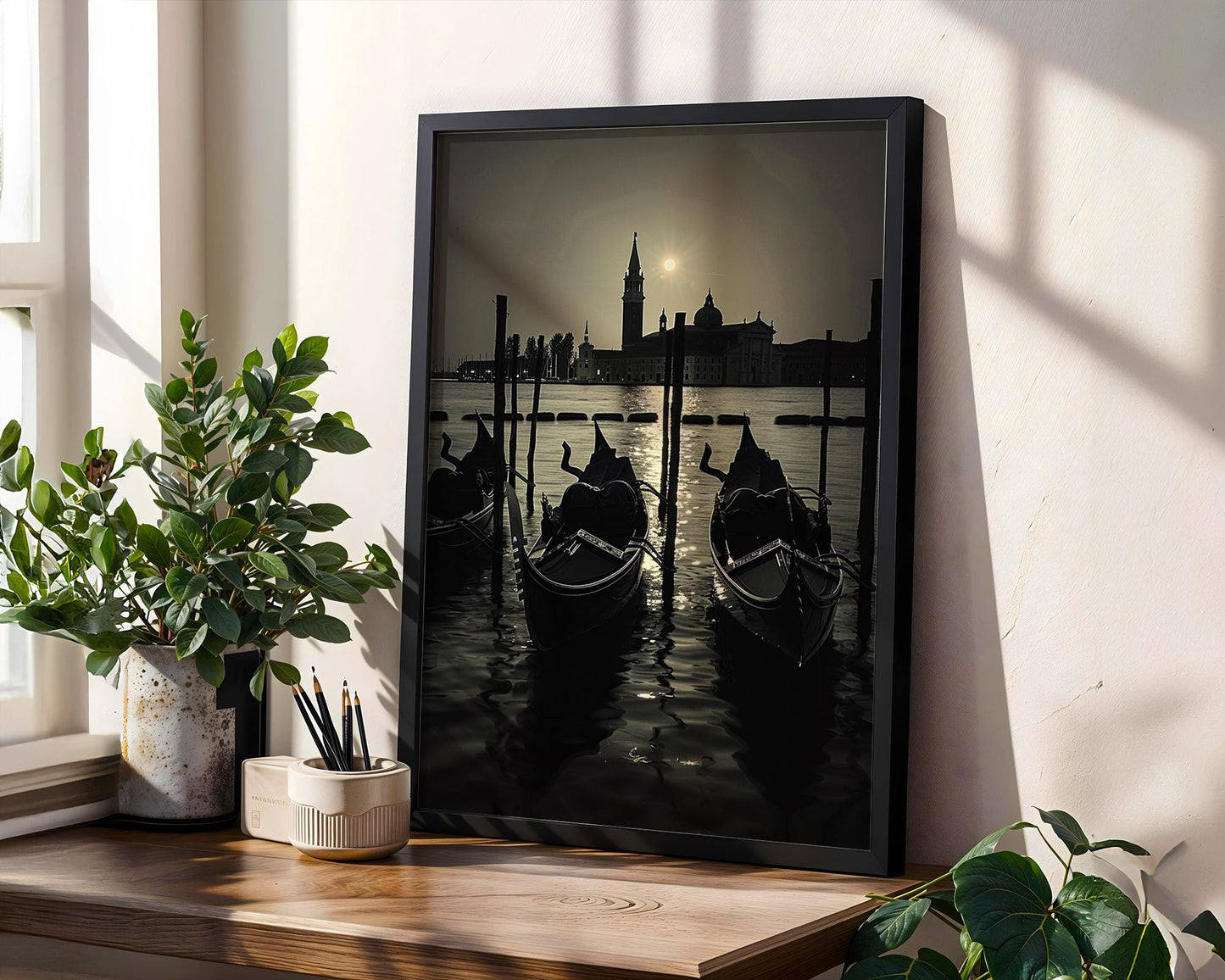World Landmark | Venice Gondola Print | Black and White Italy Travel Photography wall art print, minimalist black and white poster, modern Scandinavian wall decor, Monohaus