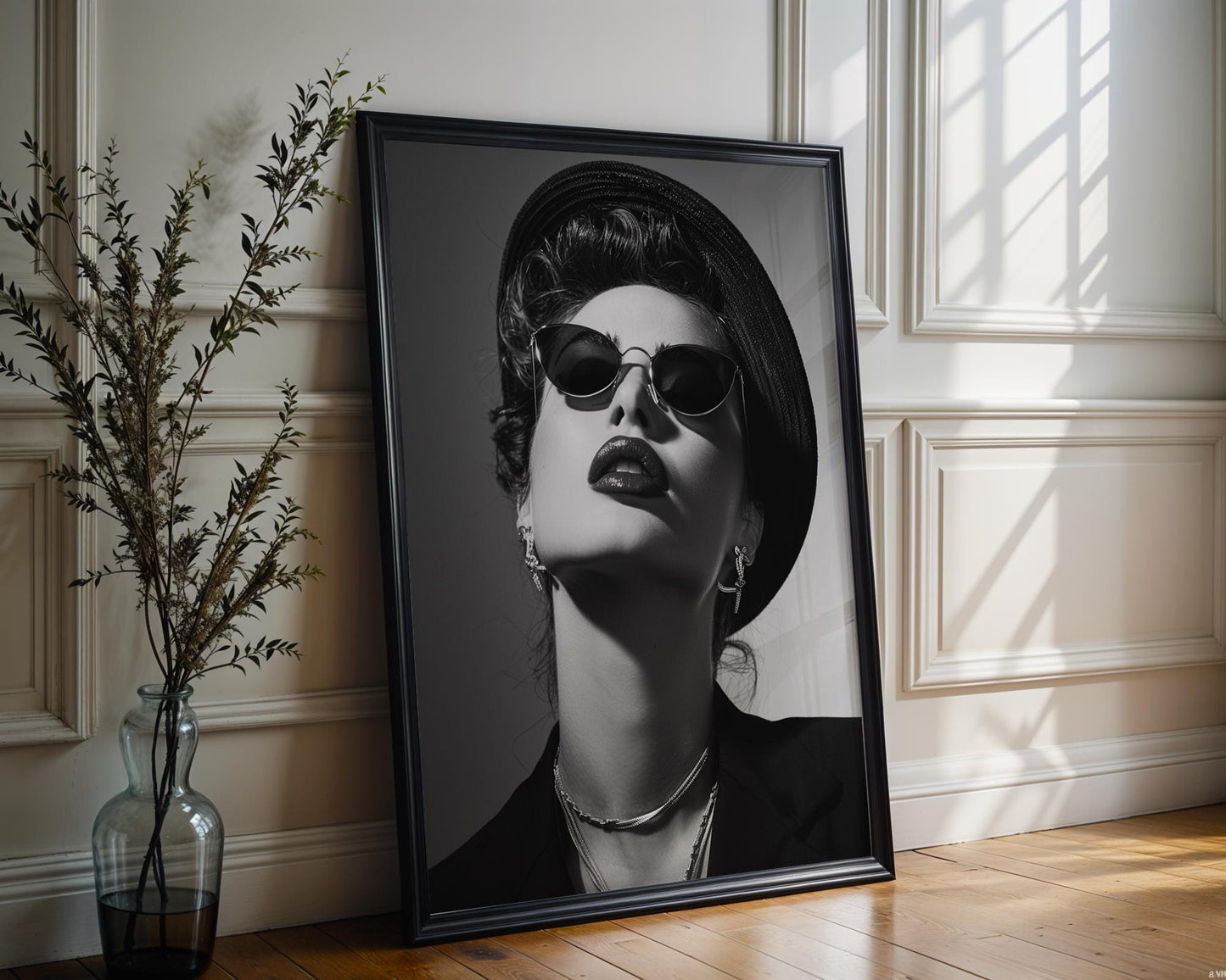 Minimal Wall Art Glamorous Woman in Sunglasses Art Print | Retro Fashion Photo wall art print, minimalist black and white poster, modern Scandinavian wall decor, Monohaus