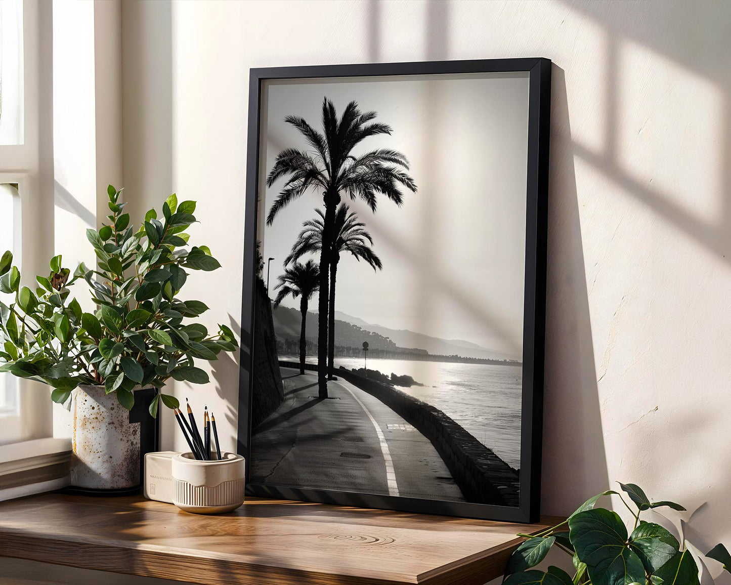 World Landmark | Los Angeles Palm Tree Print | Minimalist Black and White Photography wall art print, minimalist black and white poster, modern Scandinavian wall decor, Monohaus
