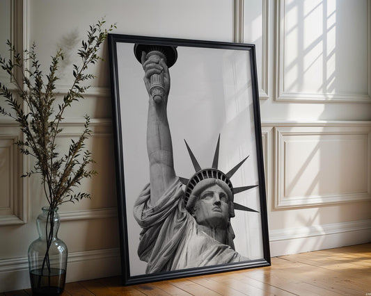 World Landmark | Statue of Liberty Print | Minimalist Black and White NYC Poster wall art print, minimalist black and white poster, modern Scandinavian wall decor, Monohaus
