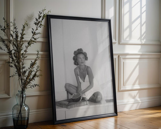 Designer Wall Art | Vintage Glamour Girl Print | Black and White Retro Fashion Photography wall art print, minimalist black and white poster, modern Scandinavian wall decor, Monohaus